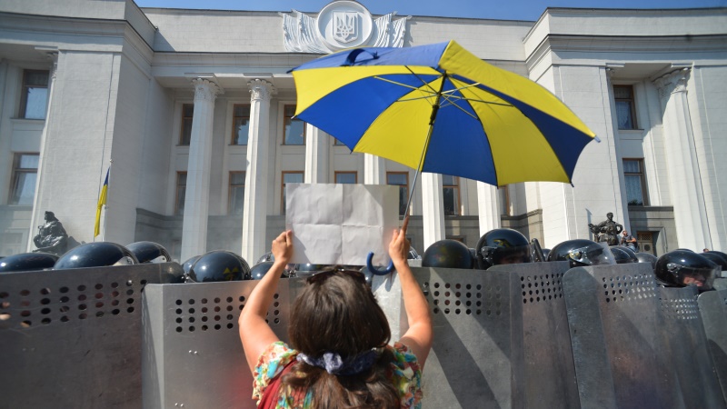 Фото 1 Взрыв и беспорядки в Киеве 31.08.2015