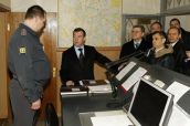 Фото 1 Дмитрий Медведев ознакомился с мерами безопасности на железнодорожном транспорте