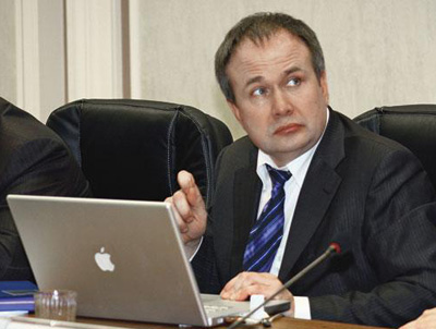 Пермский губернатор Олег Черкунов и MacBook