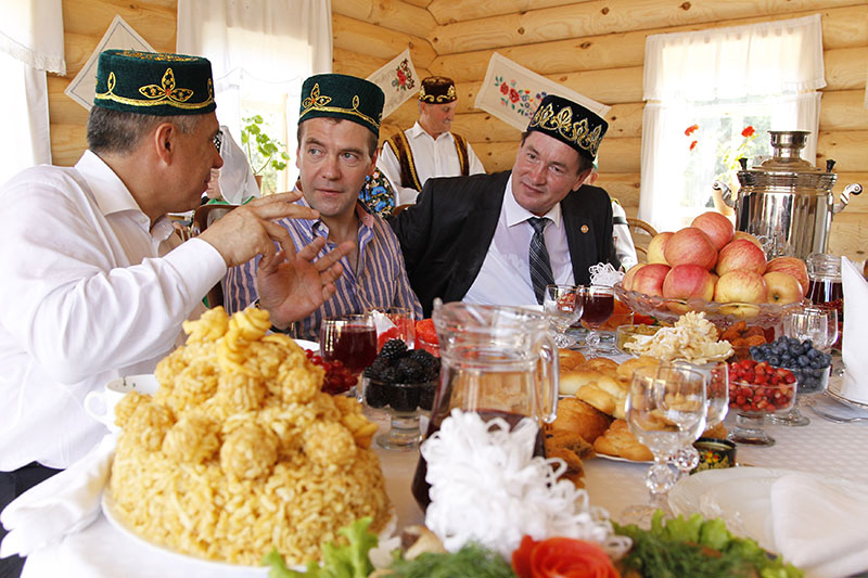 Фото 3 Все о жизни президента Татарстана Рустама Минниханова